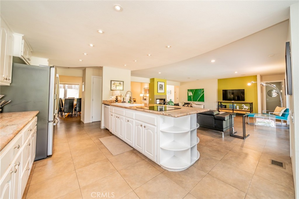 1600 E Palm Tree Drive