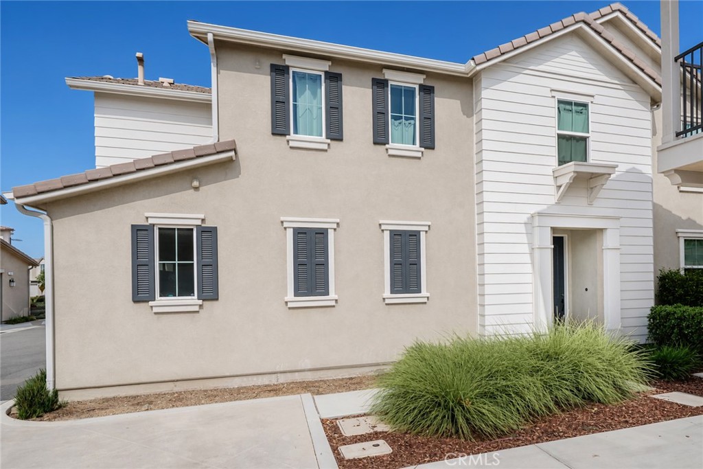 1617 Honeysuckle Place