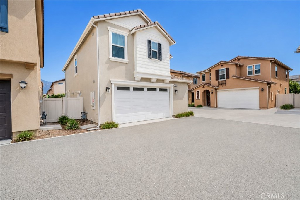1617 Honeysuckle Place