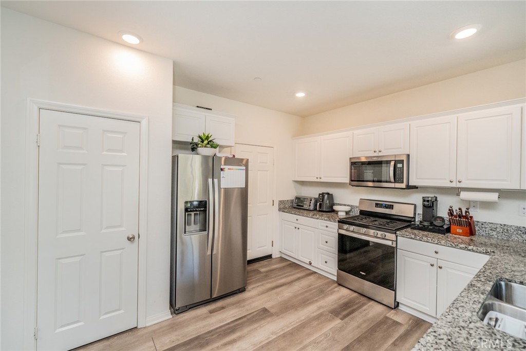 1617 Honeysuckle Place