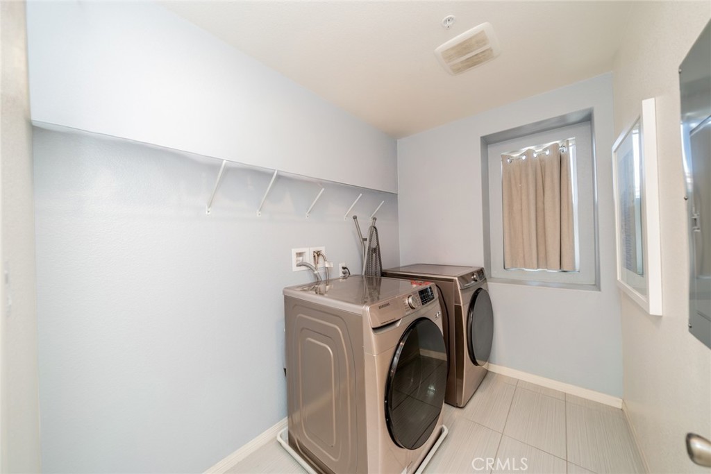1617 Honeysuckle Place
