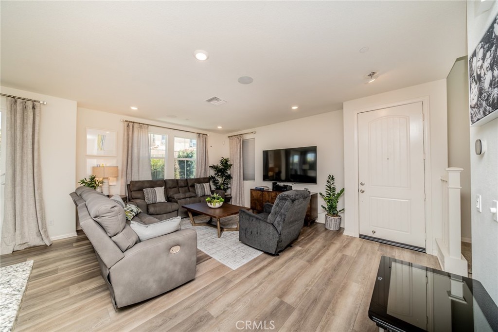 1617 Honeysuckle Place