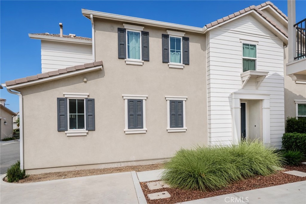 1617 Honeysuckle Place