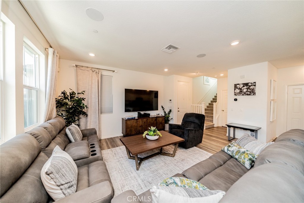 1617 Honeysuckle Place