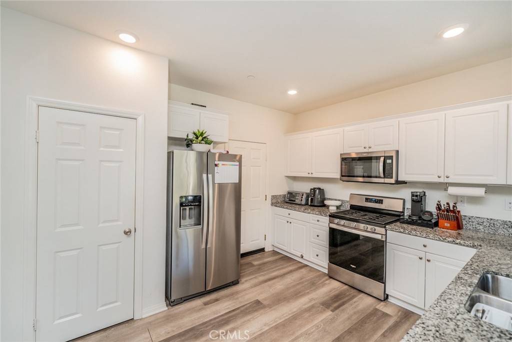 1617 Honeysuckle Place