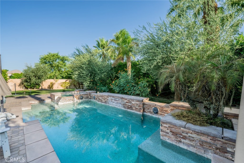 80592 Apricot Lane