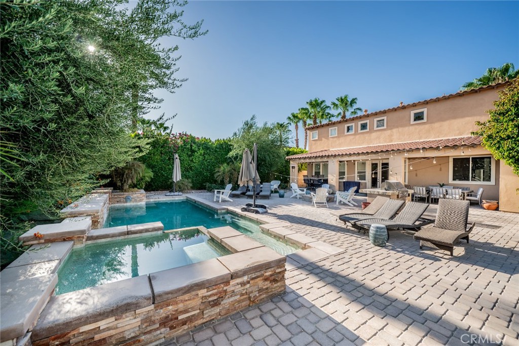 80592 Apricot Lane