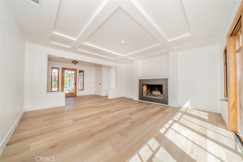 1076 Los Altos Court