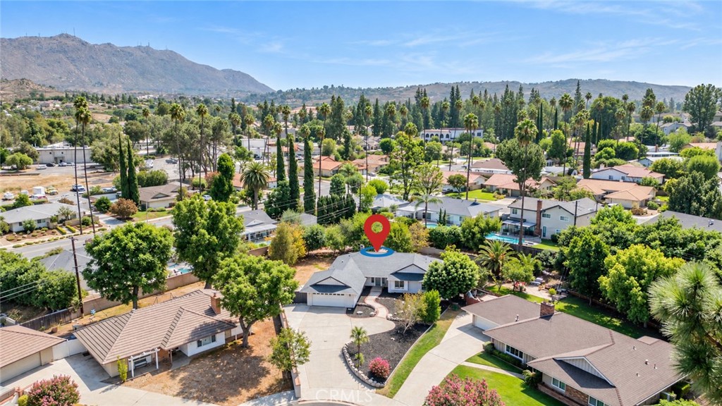 1076 Los Altos Court