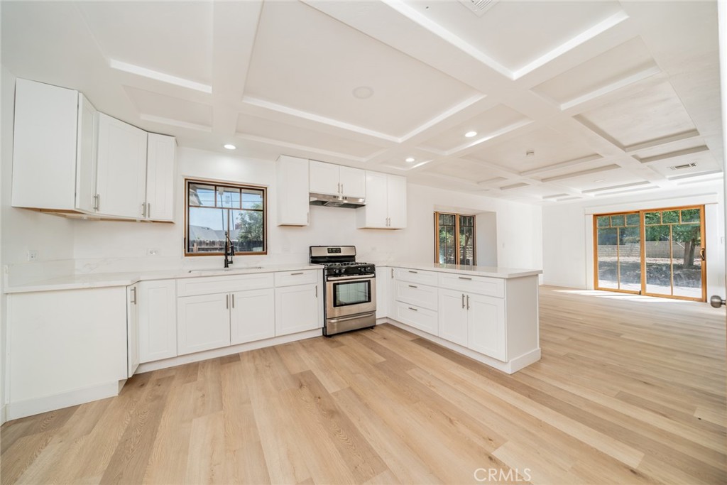 1076 Los Altos Court