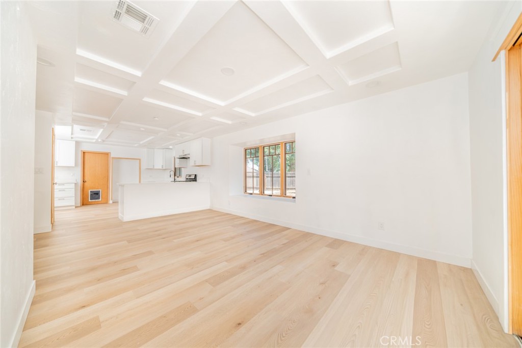 1076 Los Altos Court