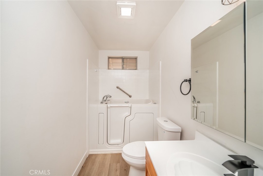 1076 Los Altos Court