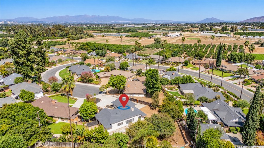 1076 Los Altos Court