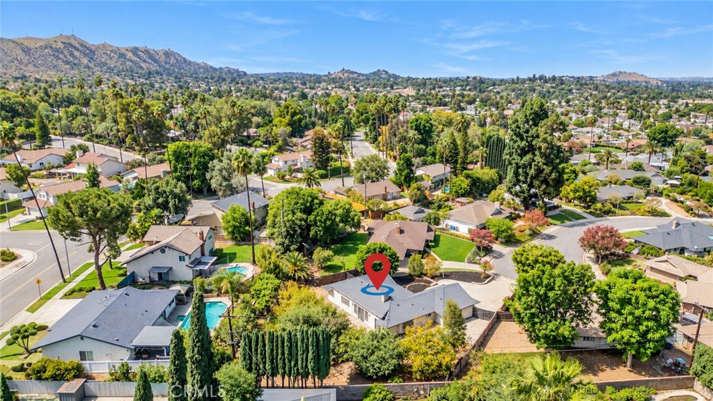 1076 Los Altos Court