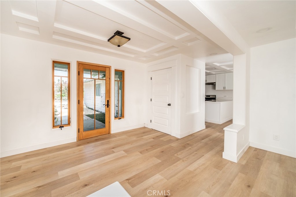 1076 Los Altos Court