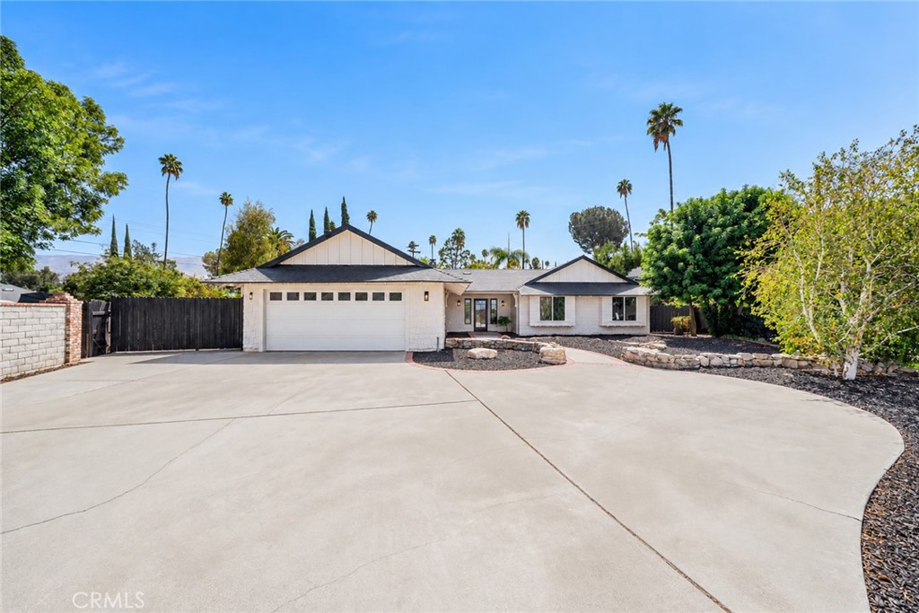 1076 Los Altos Court