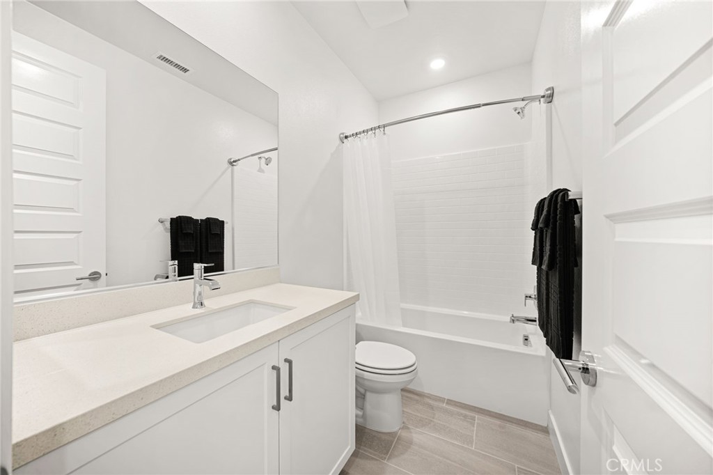 3575 E Indigo Privado