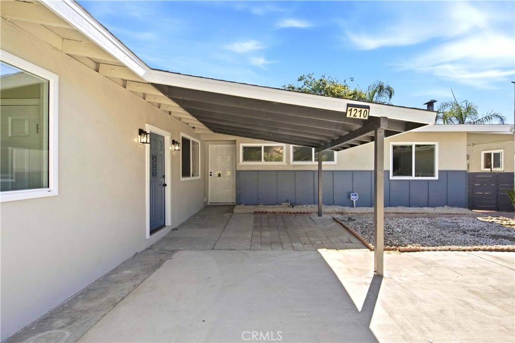 1210 Tejon
