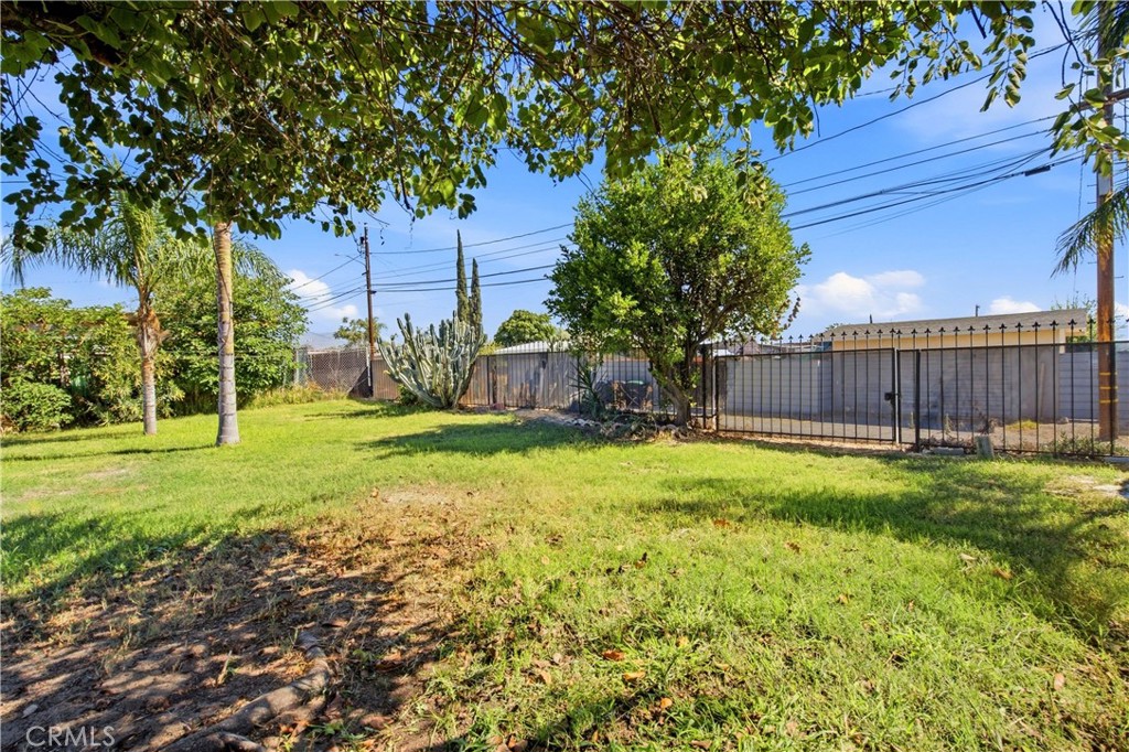 1210 Tejon