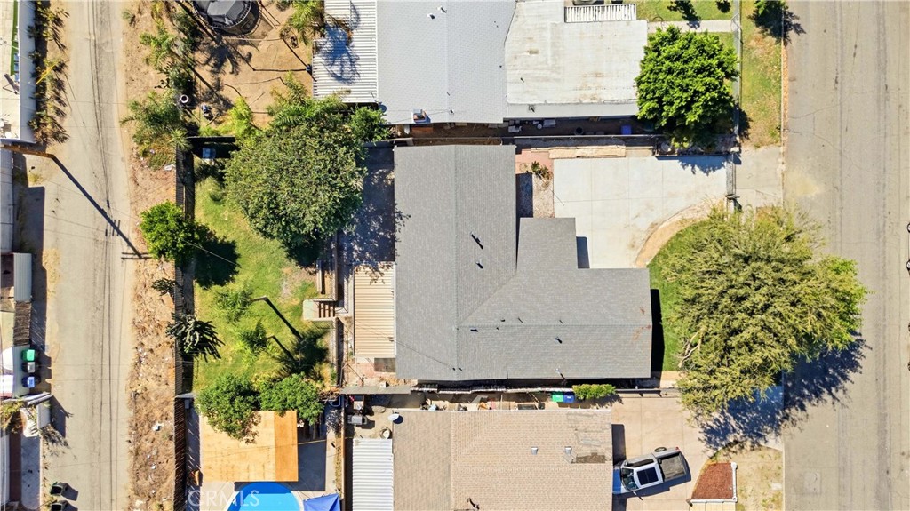 1210 Tejon