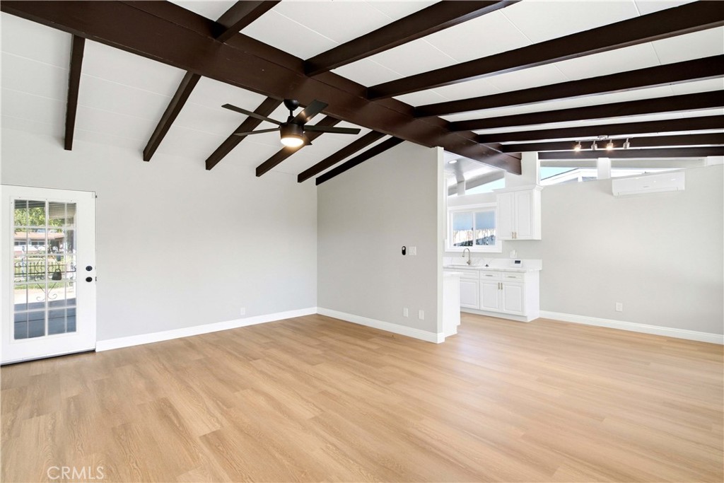 1210 Tejon