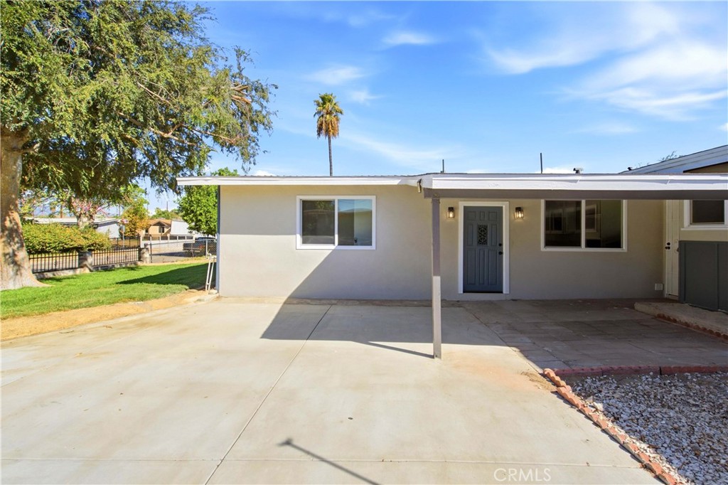 1210 Tejon