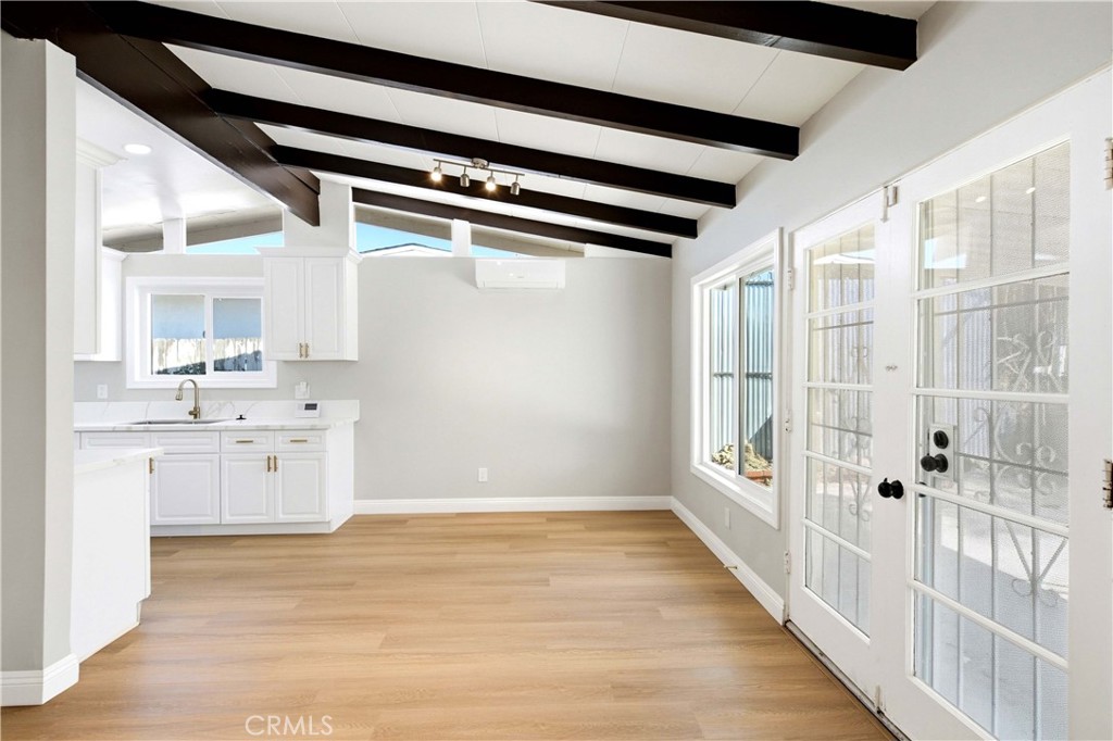 1210 Tejon