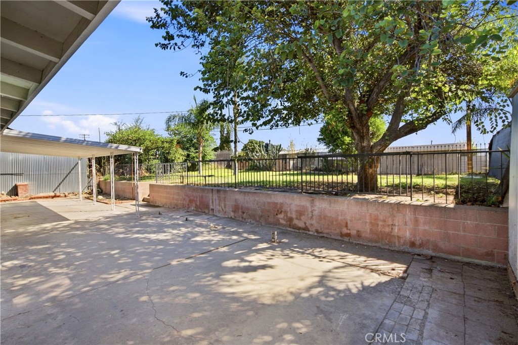 1210 Tejon