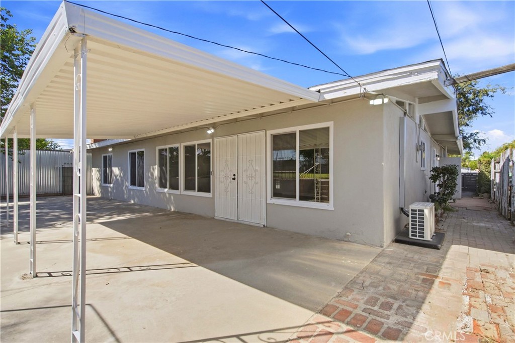 1210 Tejon