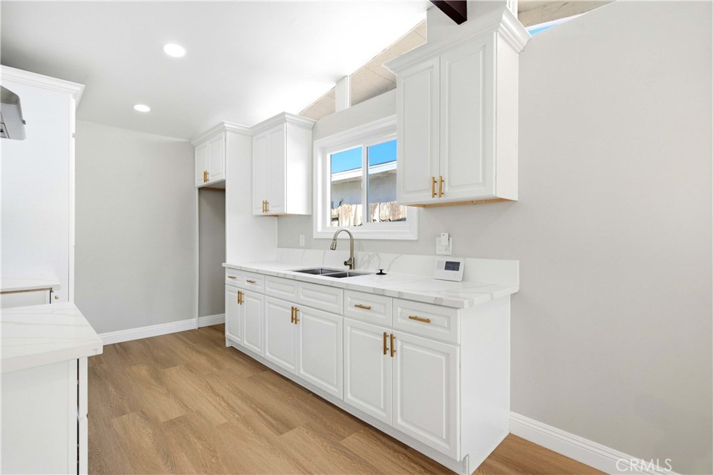 1210 Tejon