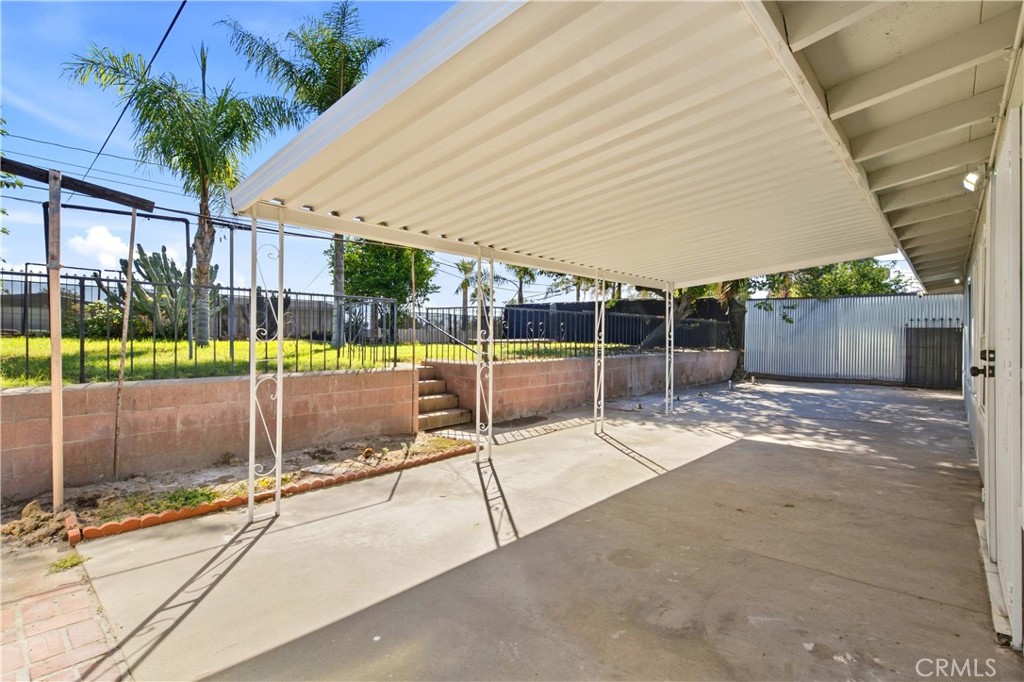 1210 Tejon