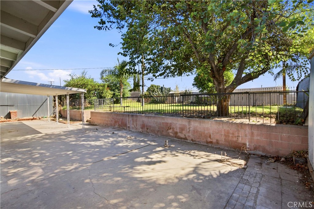 1210 Tejon