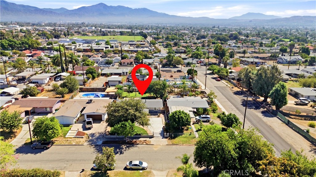 1210 Tejon