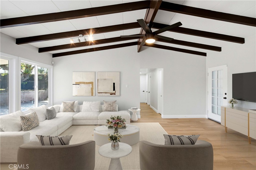 1210 Tejon