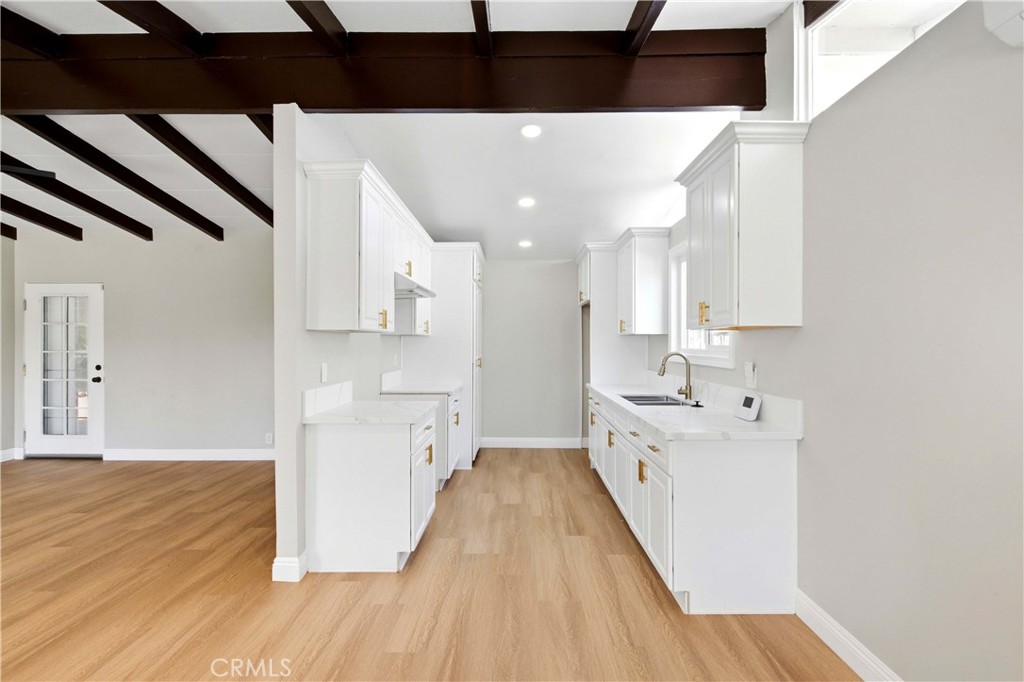 1210 Tejon