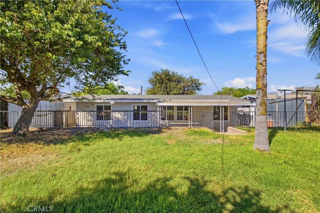1210 Tejon