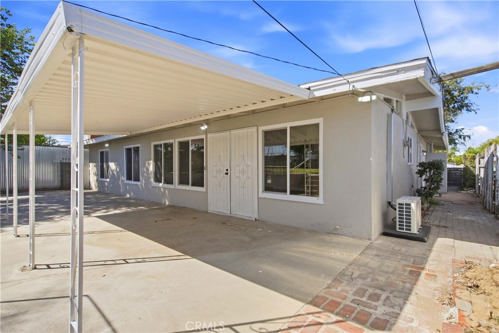 1210 Tejon