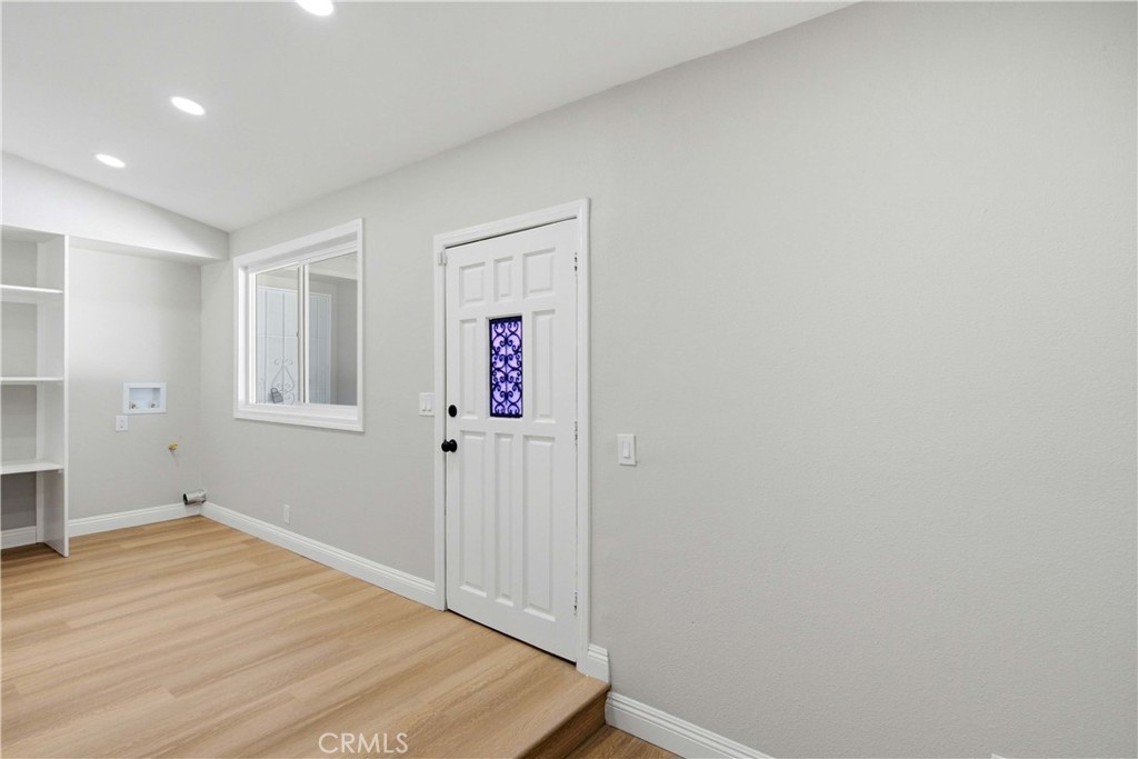 1210 Tejon