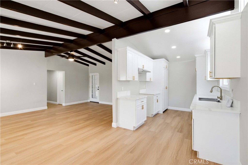1210 Tejon