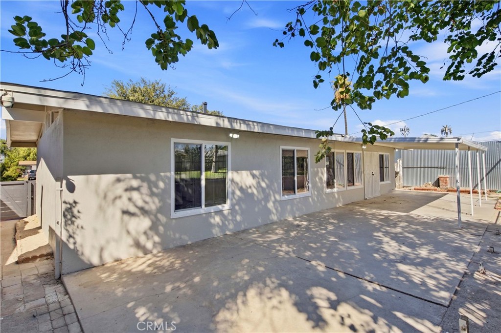1210 Tejon