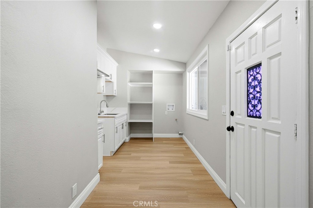 1210 Tejon