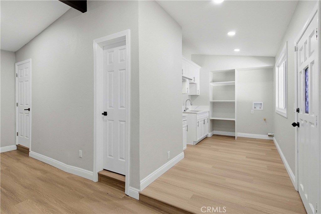 1210 Tejon