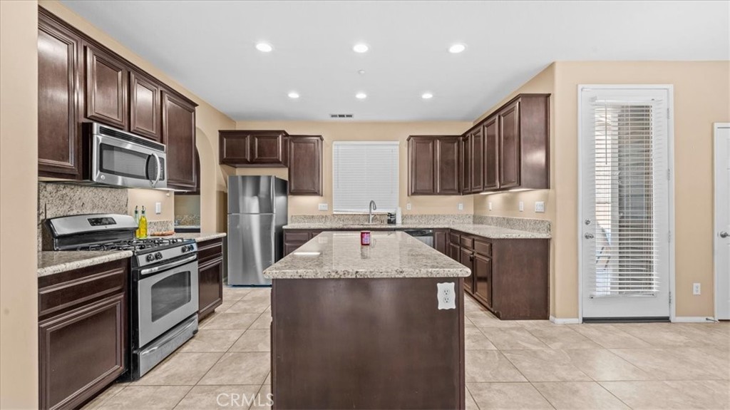 15876 Parkhouse