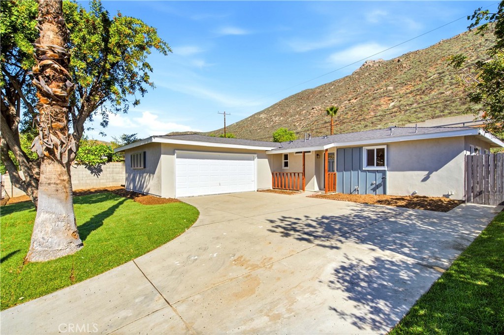 5901 Paramount