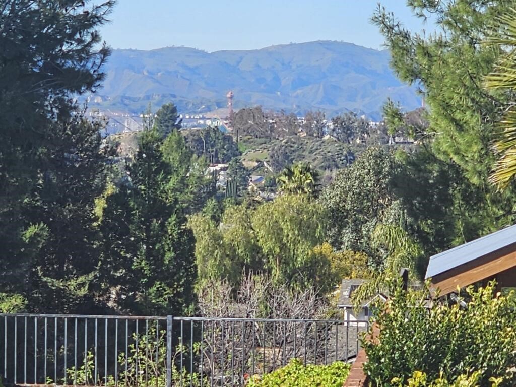 28005 Carnegie Avenue