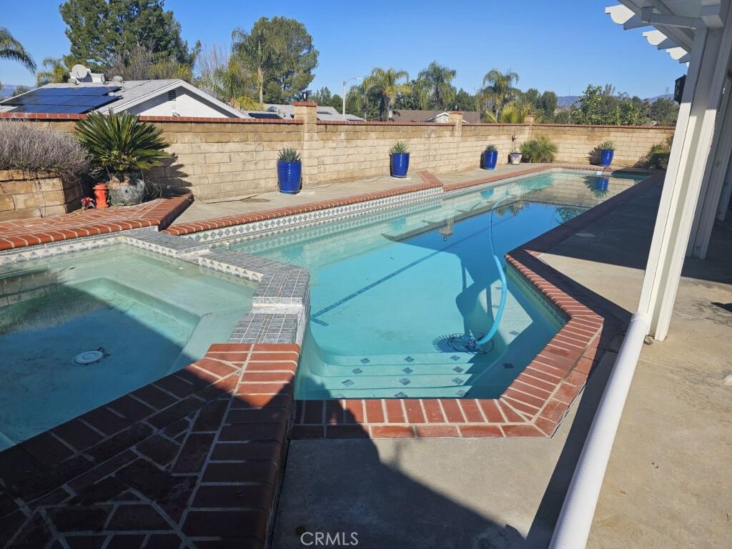 28005 Carnegie Avenue