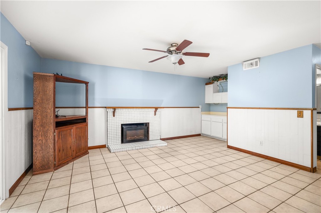 2638 S Sandpiper Avenue