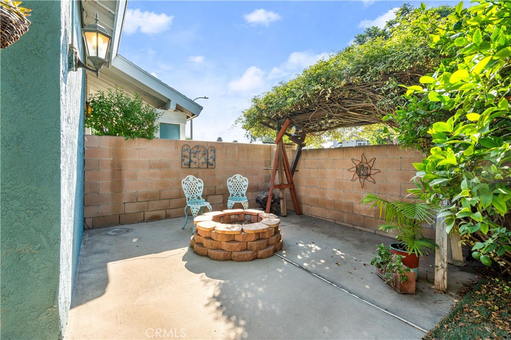 2638 S Sandpiper Avenue