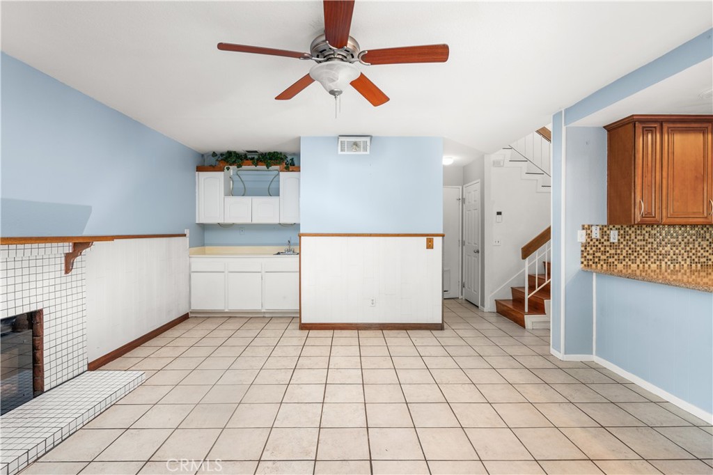 2638 S Sandpiper Avenue