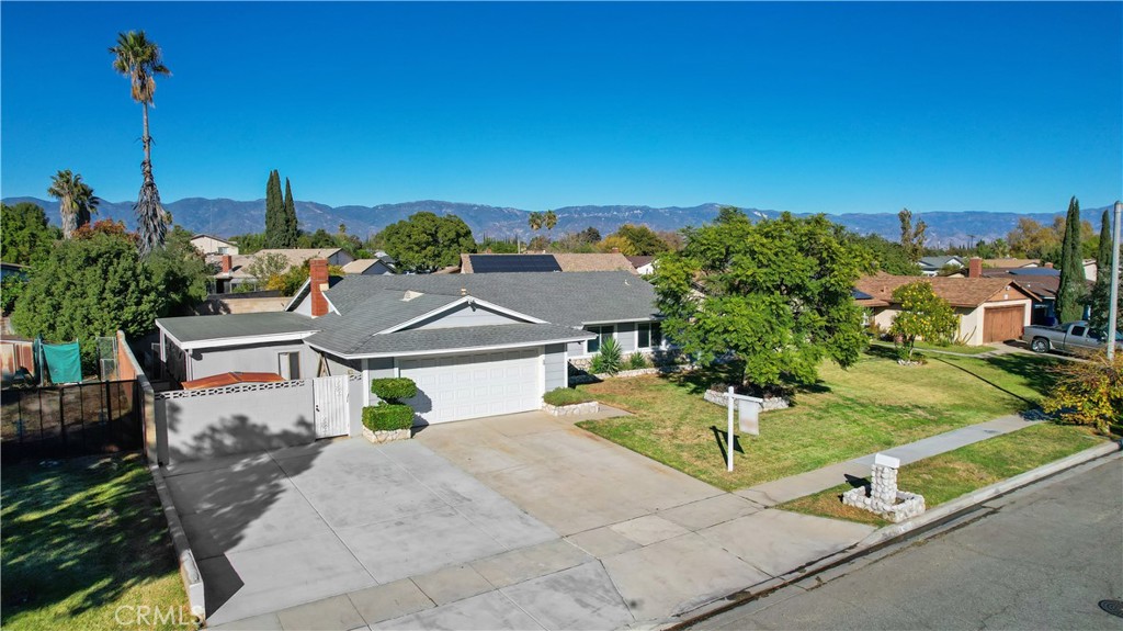 998 W Grove Street